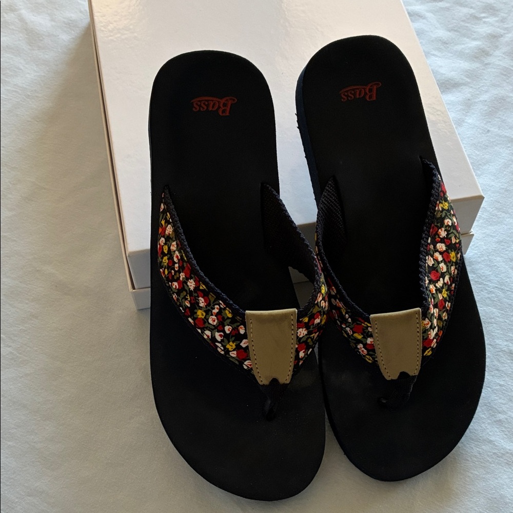 Bass Women's Black Flip Flops with Multicolor Floral Straps Size 10
